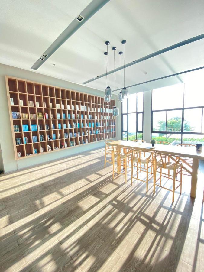 Aeras Jomtien By Cherry Aparthotel Exterior photo